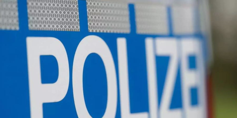 Betrüger machen sich im Netz die Notlage der Hochwasser-Geschädigten zunutze - die Polizei warnt. Foto: Marijan Murat/dpa/Symbolbild