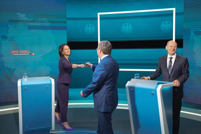 Das erste TV-Triell der BundeskanzlerkandidatInnen fand beim Sender RTL statt. Bundestagswahl Deutschland