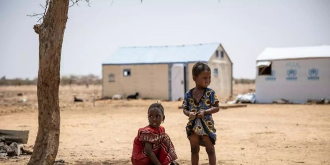 Zwei Mädchen in Afrika. afrika