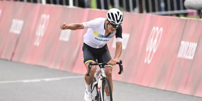 Der Tour-de-France-Dritte Richard Carapaz aus Ecuador gewann Gold im olympischen Strassenradrennen. Ineos Grenadiers