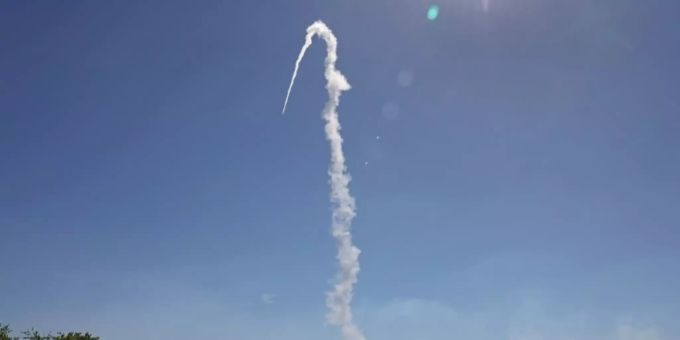 Israels Iron Dome beim Abwehren einer Rakete Israels Iron Dome beim Abwehren einer Rakete