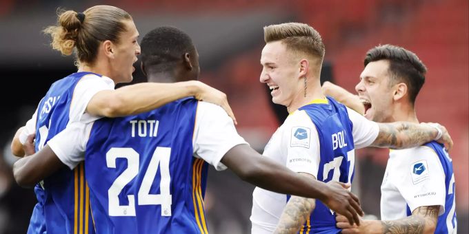 Die Spieler von GC jubeln in der Partie gegen den FC Sion. GC