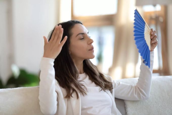 In den Ferien machen uns schwüle Nächte zu schaffen. Frau