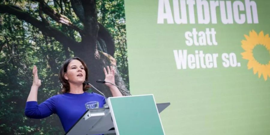 Annalena Baerbock, Kanzlerkandidatin und Bundesvorsitzende von Bündnis 90/Die Grünen. Mit einem mehrstündigen Parteitag wollen die Grünen in die letzte Woche vor der Bundestagswahl starten. Foto: Kay Nietfeld/dpa