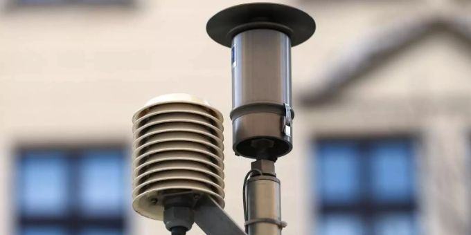Der EU-Grenzwert für Feinstaub mit Partikelgrösse 2,5 Mikrometer liegt bei 25 Mikrogramm pro Kubikmeter Luft. Die WHO empfiehlt nun einen Richtwert von 5 Mikrogramm. Foto: Ina Fassbender/dpa/Archiv Der EU-Grenzwert für Feinstaub mit Partikelgrösse 2,5 Mikrometer liegt bei 25 Mikrogramm pro Kubikmeter Luft. Die WHO empfiehlt nun einen Richtwert von 5 Mikrogramm. Foto: Ina Fassbender/dpa/Archiv