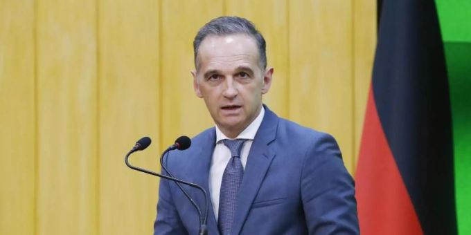 Bundesaussenminister Heiko Maas (SPD) bei einer gemeinsamen Pressekonferenz mit dem pakistanischen Aussenminister Qureshi. Foto: Anjum Naveed/AP/dpa Bundesaussenminister Heiko Maas (SPD) bei einer gemeinsamen Pressekonferenz mit dem pakistanischen Aussenminister Qureshi. Foto: Anjum Naveed/AP/dpa