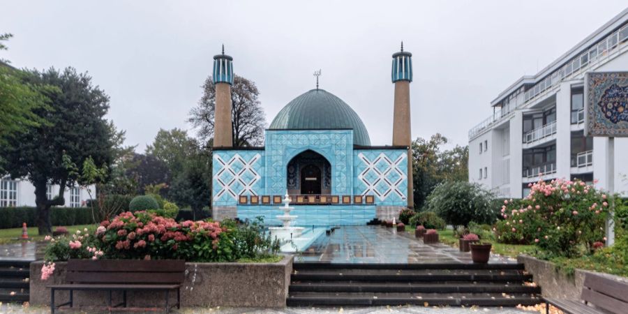 Blick auf die Blaue Moschee an der Aussenalster.