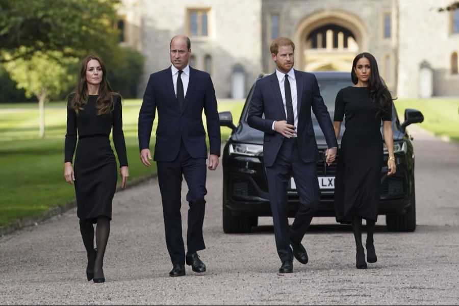 Von links: Prinzessin Kate, Prinz William, Prinz Harry und Herzogin Meghan nach dem Tod von Queen Elizabeth in Windsor.