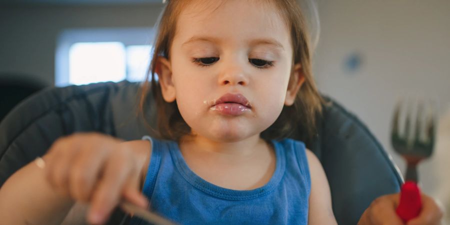 Die Lust auf vollwertiges Essen (statt nur Snacks) steigt, wenn Kinder bei der Zubereitung mitwirken dürfen.