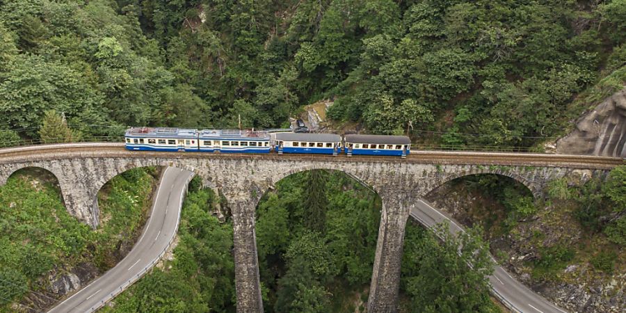 Die Centovallibahn, welche das Piemont mit dem Tessin verbindet, feiert ihren 100. Geburtstag.