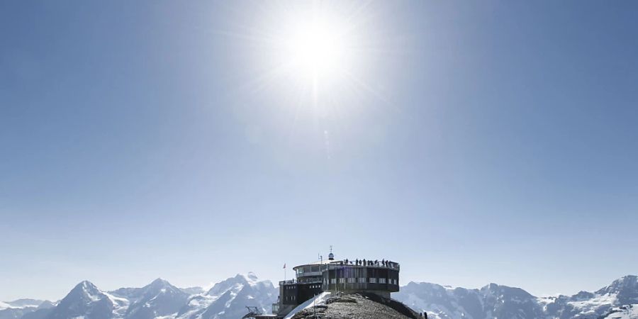 Am Schilthorn ist am Samstag die Luftseilbahn ausgestiegen. 160 Fussgängerinnen und Fussgänger wurden mit dem Helikopter von Birg nach Mürren BE gebracht.