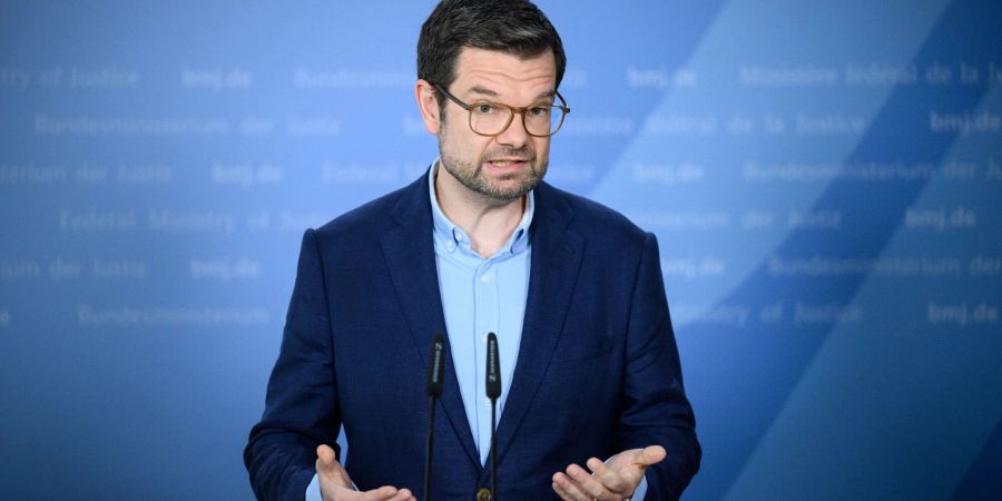 Justizminister Marco Buschmann bei einer Pressekonferenz im Bundesministerium der Justiz.