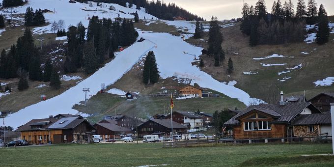 Am Chuenisbärgli in Adelboden sollten in acht Tagen Weltcup-Rennen stattfinden. Adelboden