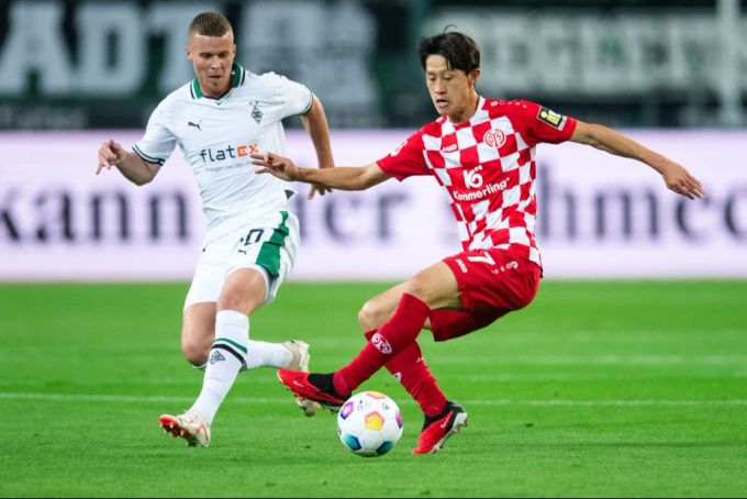 Bei Borussia Mönchengladbach ist Nico Elvedi Stammspieler. Nico Elvedi