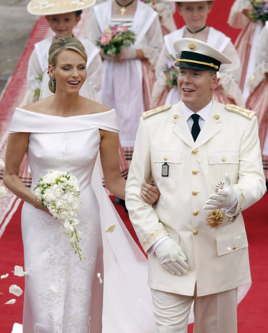 Hier strahlten sie vor Glück: Charlène und Albert bei ihrer kirchlichen Hochzeit am 2. Juli 2011.