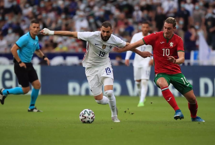 Karim Benzema (l.) steht erstmals seit 2015 wieder im Aufgebot der französischen Nationalmannschaft.