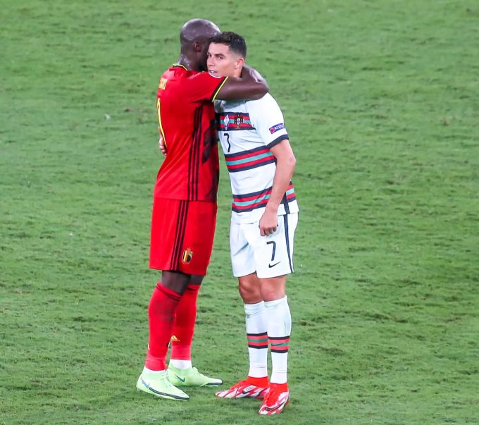 Die Todesgruppe hat Portugal als bester Gruppendritter zwar überstanden, gegen Belgien ist dann aber Schluss. Euro 2020 Lukaku Ronaldo