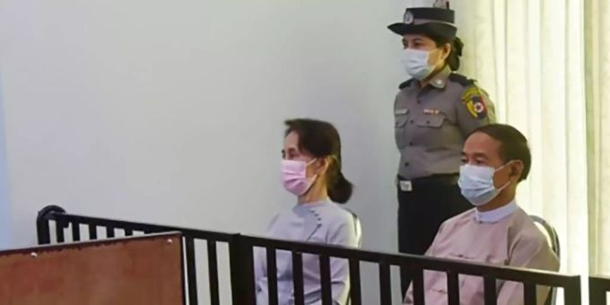 Aung San Suu Kyi bei einer Anhörung vor Gericht Aung San Suu Kyi