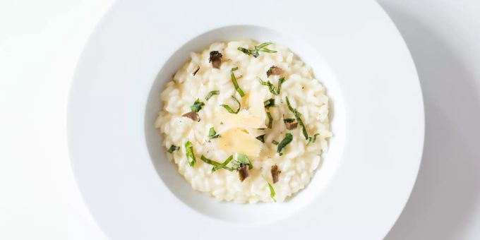 Risotto ist ein beliebtes italienisches Gericht. Risotto