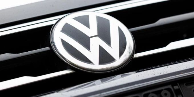 Die Frist für Restschadenersatz beträgt zehn Jahre ab Kauf. Damit kommt eine Klage noch für Diesel-Besitzer infrage, die ihr Auto zwischen Februar 2012 und September 2015 erworben haben. Foto: Moritz Frankenberg/dpa Die Frist für Restschadenersatz beträgt zehn Jahre ab Kauf. Damit kommt eine Klage noch für Diesel-Besitzer infrage, die ihr Auto zwischen Februar 2012 und September 2015 erworben haben. Foto: Moritz Frankenberg/dpa