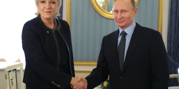 Marine Le Pen und Wladimir Putin Marine Le Pen und Wladimir Putin