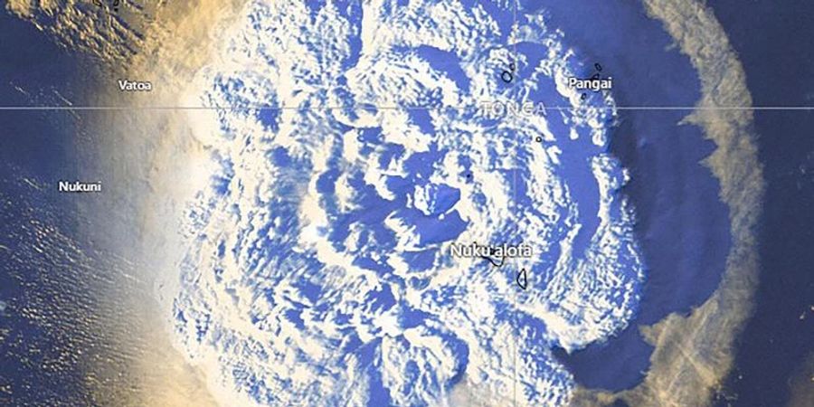 Der gewaltige Ausbruch eines unterseeischen Vulkans in der Nähe des Inselreichs Tonga hat im Pazifik-Gebiet Flutwellen ausgelöst. Foto: --/AAP Image/Tonga Meteorological Services/dpa