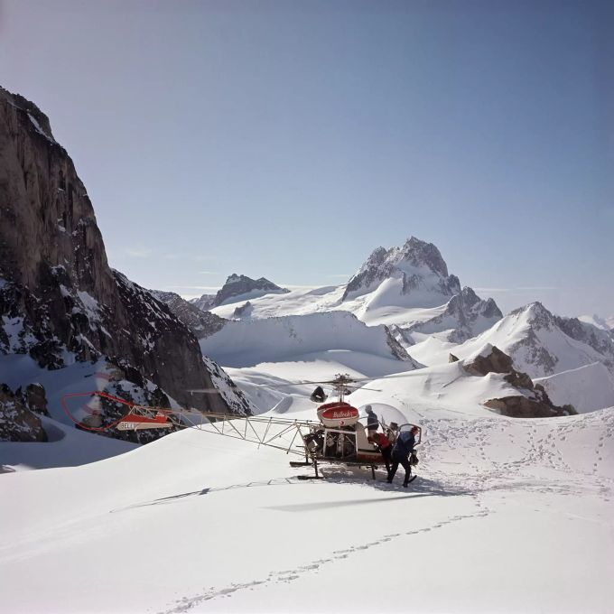 Lang ist's her: 1965 führte der österreichische Skipionier Hans Gmoser seine erste Heliski-Gruppe auf den Berg. Heliski Berge