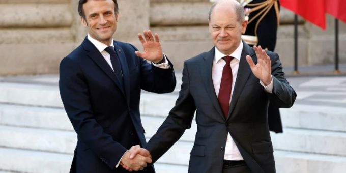 Erstes Treffen von Scholz und Macron in Berlin nach dem offenen Ukraine-Konflikt. Macron und Scholz