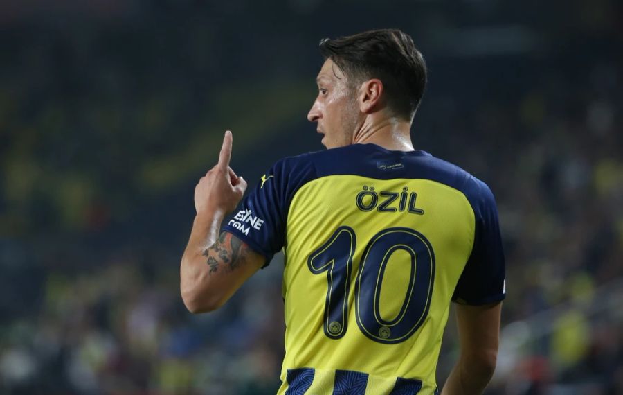 Fenerbahçe  mesut özil