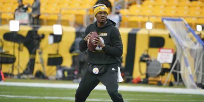 Dwayne Haskins (†24) stand zuletzt bei den Pittsburgh Steelers unter Vertrag. Dwayne Haskins NFL