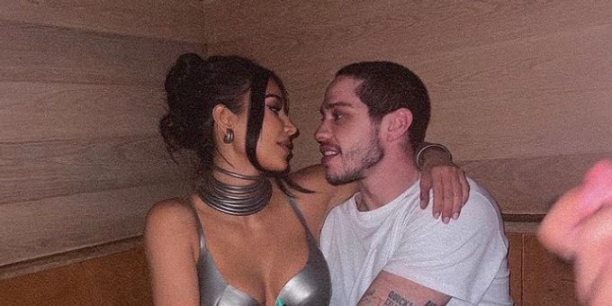 Kim Kardashian umarmt Pete Davidson kim kardashian