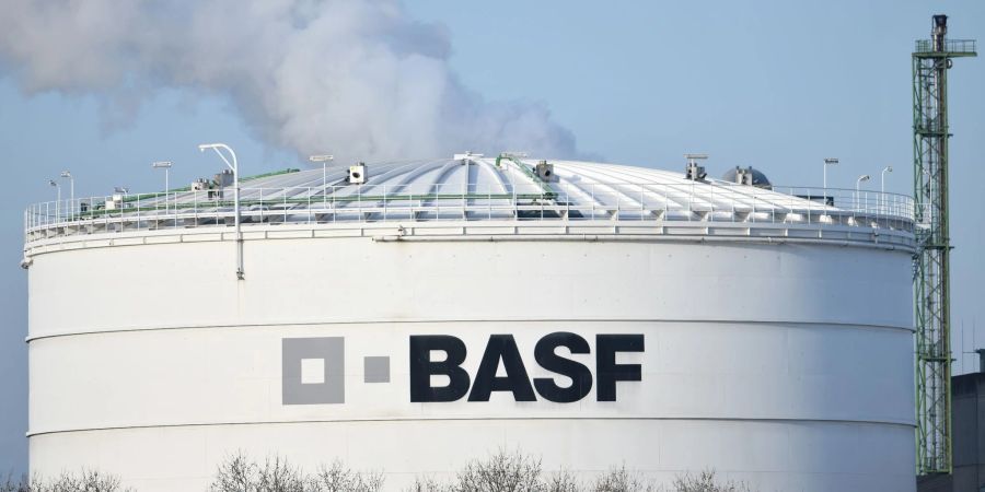 Die Geschäfte von BASF haben sich Anfang 2022 deutlich besser entwickelt als gedacht.