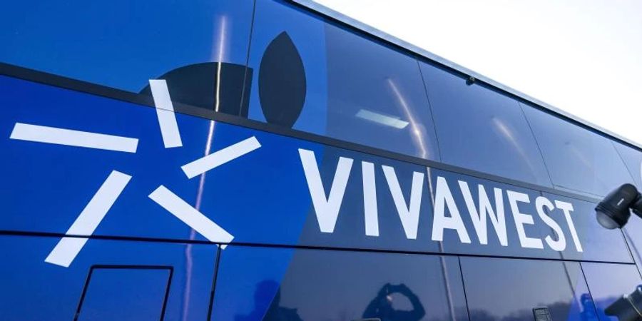 Neuer Sponsor beim FC Schalke 04: Vivawest. Foto: David Inderlied/dpa
