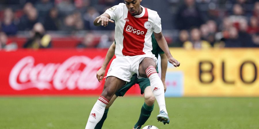 Spielt zur Zeit für Ajax Amsterdam: Der niederländische Nationalspieler Ryan Gravenberch in Aktion.