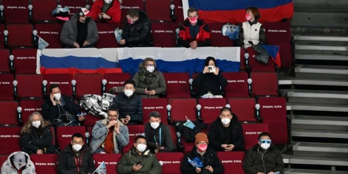 Russische Fans bei Olympia in Peking Russische Fans bei Olympia in Peking