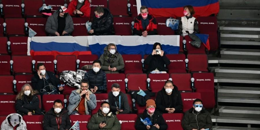 Russische Fans bei Olympia in Peking