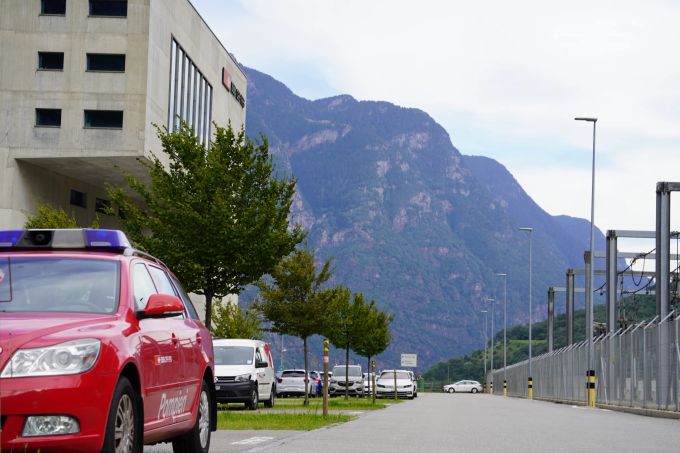 Einsatzfahrzeuge Gotthard Entgleister Zug