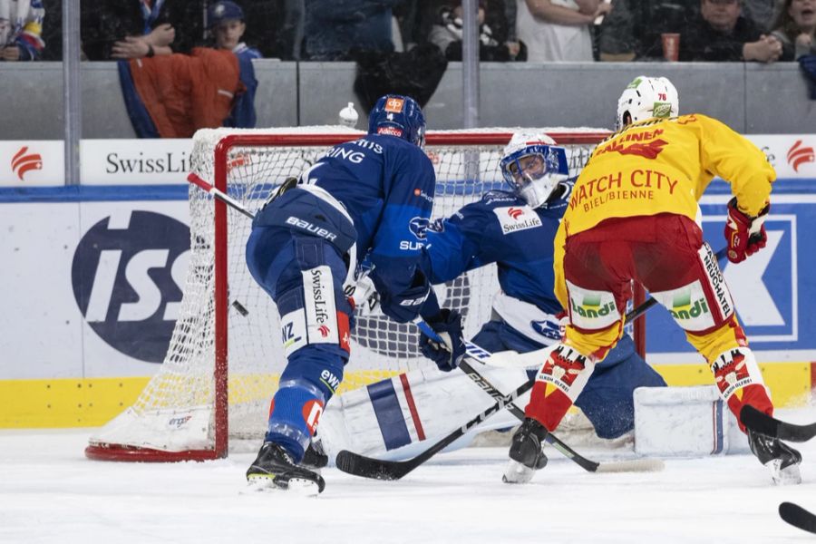 Der National-Goalie hat auch andere Angebote – der ZSC könnte sich Genoni bestimmt leisten...