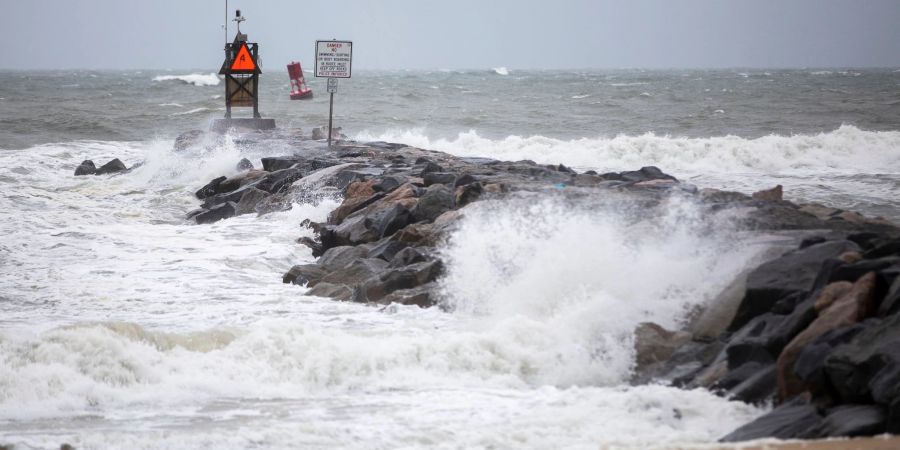 Der Tropensturm «Ophelia» soll den US-Bundesstaat Virginia später am Samstag erreichen.