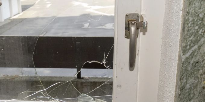Sils/Segl Maria: Nach Einbruch vor Ort festgenommen. Sils Maria: Einbruch