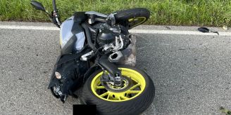 Schwer verletzt - Töfffahrer (33) wird bei Selbstunfall schwer verletzt