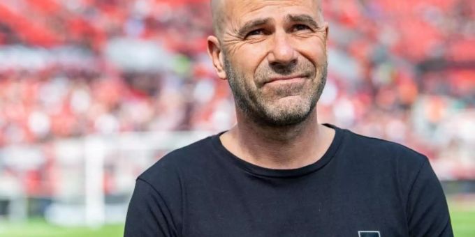 Kennt in Leverkusen nur Sieg oder Niederlage: Bayer-Coach Peter Bosz. Foto: Guido Kirchner