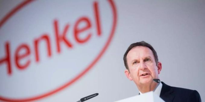 Hans Van Bylen, Vorstandsvorsitzender von Henkel, spricht auf der Hauptversammlung. Foto: Rolf Vennenbernd Hans Van Bylen, Vorstandsvorsitzender von Henkel, spricht auf der Hauptversammlung. Foto: Rolf Vennenbernd