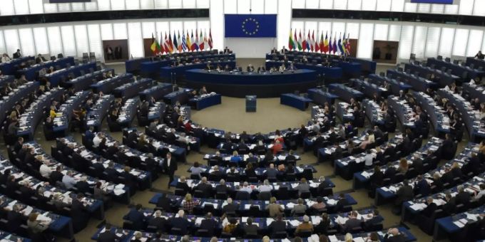 Sanktionen Russland - EU-Parlament besorgt über Schlupflöcher