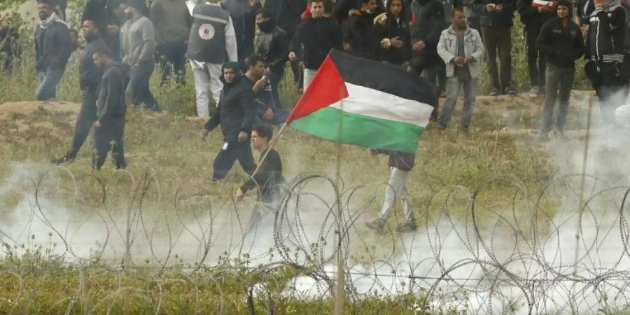 Gaza: Palästinensische Demonstranten an der Grenze zu Israel