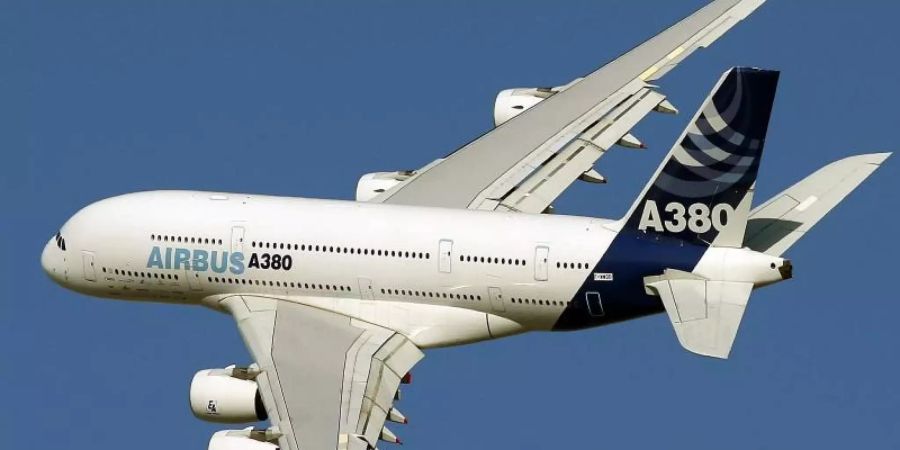 Der A380 hat je nach Ausstattung bis zu 853 Sitze. Den Erstflug absolvierte der Riesenvogel am 27. April 2005. Der kommerzielle Einsatz startete Ende Oktober 2007. Foto: Ali Haider