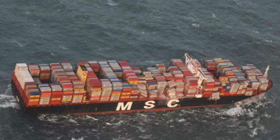 Das Containerschiff MSC Zoe verlor im Januar über 300 Container.