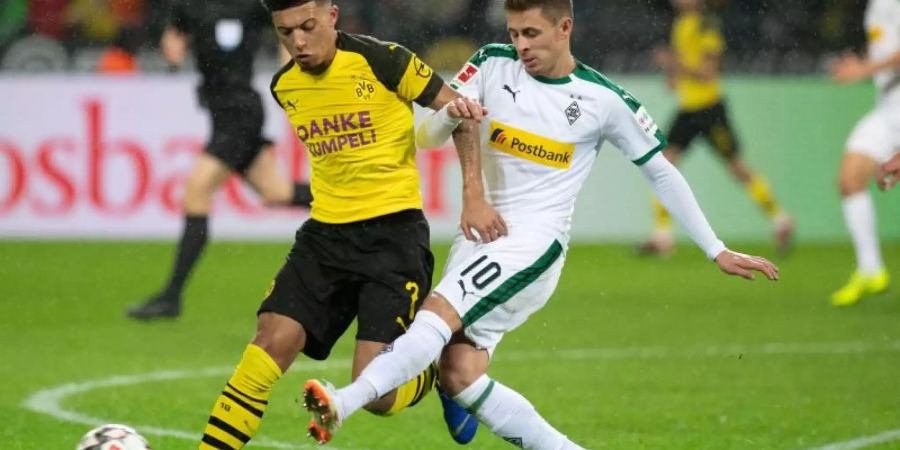 Sind Jadon Sancho (l) und Thorgan Hazard bald Teamkollegen? Foto: Bernd Thissen