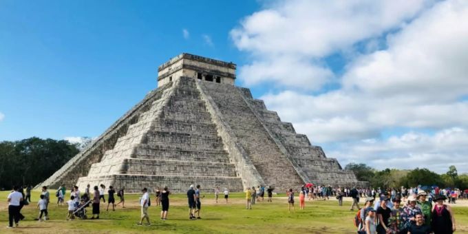 Die Maya-Pyramide Kukulcán auf Yucatán Mexiko Maya