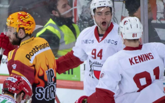 Ronalds Kenins (rechts) ist der Lieblings-Gegenspieler von Claudio Cadonau von den SCL Tigers. Kenins SCL Tigers